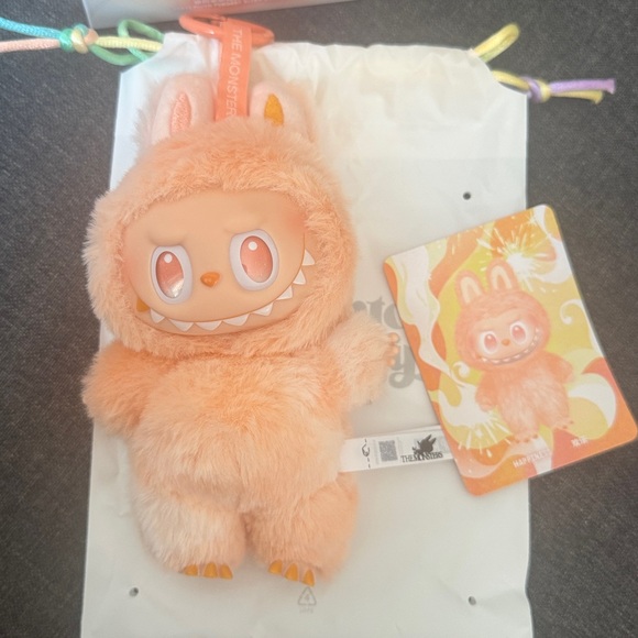 AUTHENTIC NEW “Big into Energy” HAPPINESS LABUBU - Picture 2 of 6